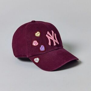 nwt urban outfitters new york yankees candy hearts baseball hat valentine’s nyc